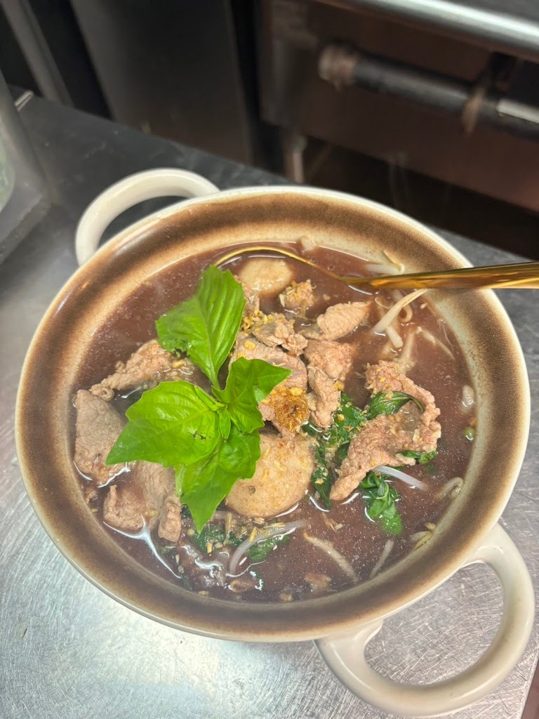Lert Ros Thai Food
