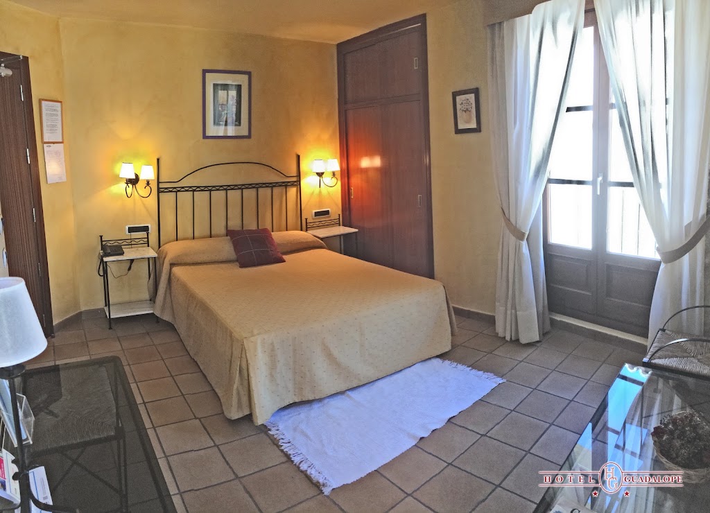 Hotel Guadalope — Habitaciones