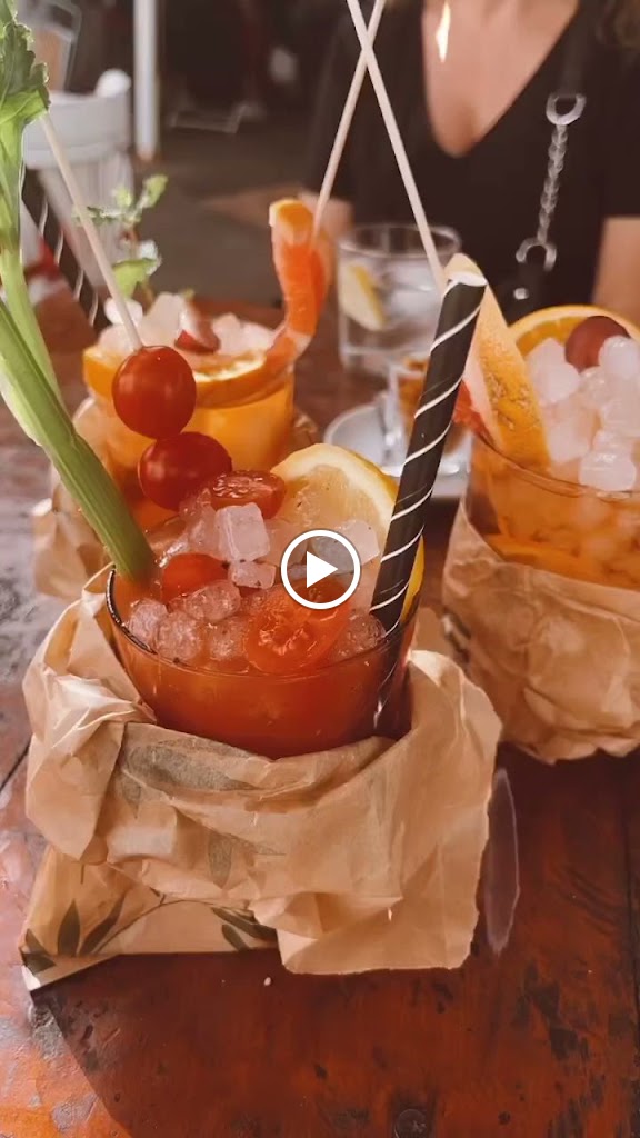 Creperia - Tapas - Vinos - Cokteles - Cervezas - Cafeteria — Videos