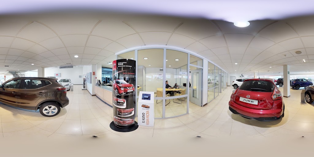 Nissan Iberia — Interior