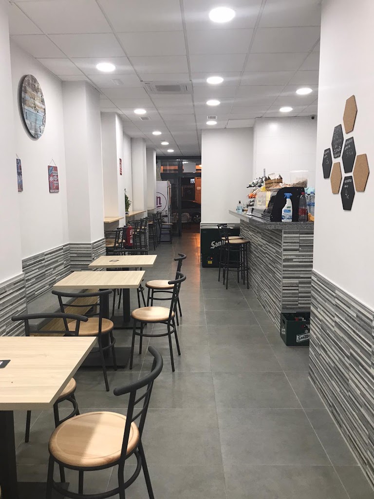 BAR CAFETERIA IGLESIA — Ambiente