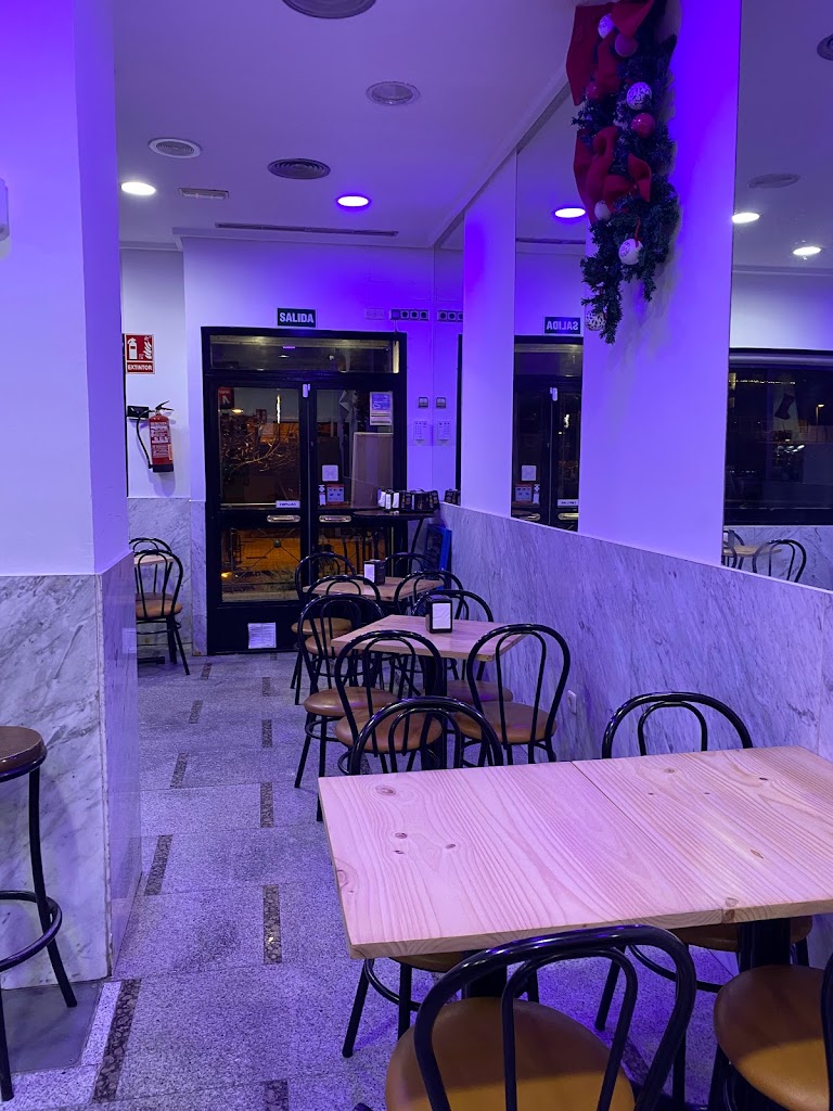 BAR - COTOPAXI — Ambiente