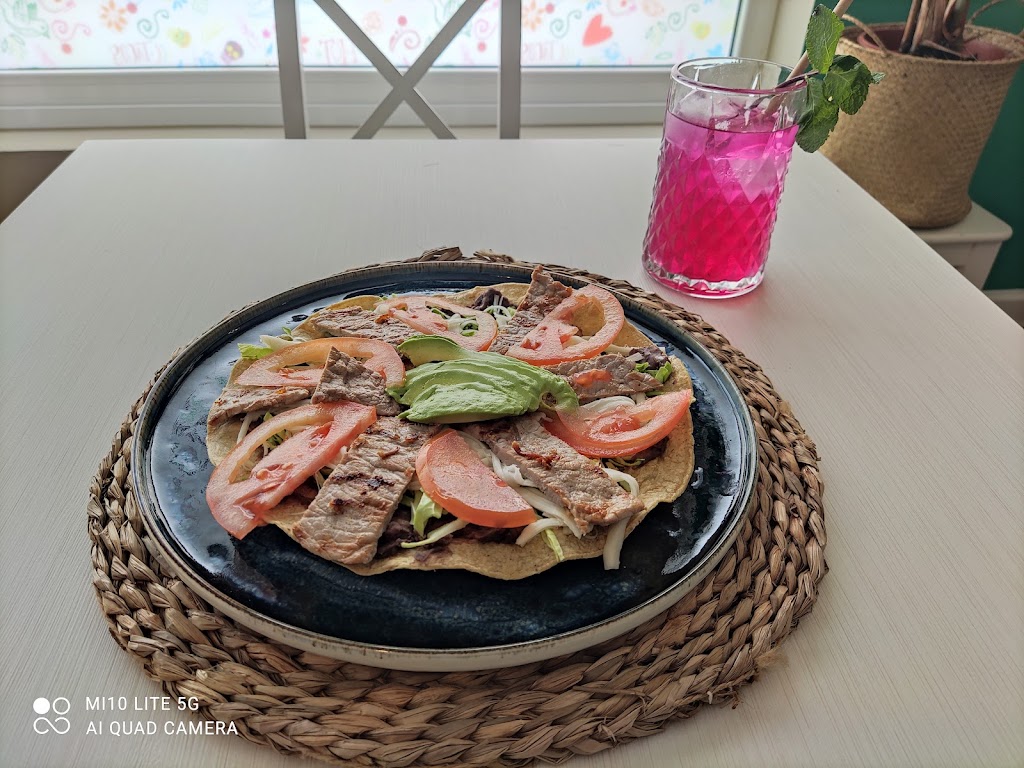 Toloache — Comida y bebida