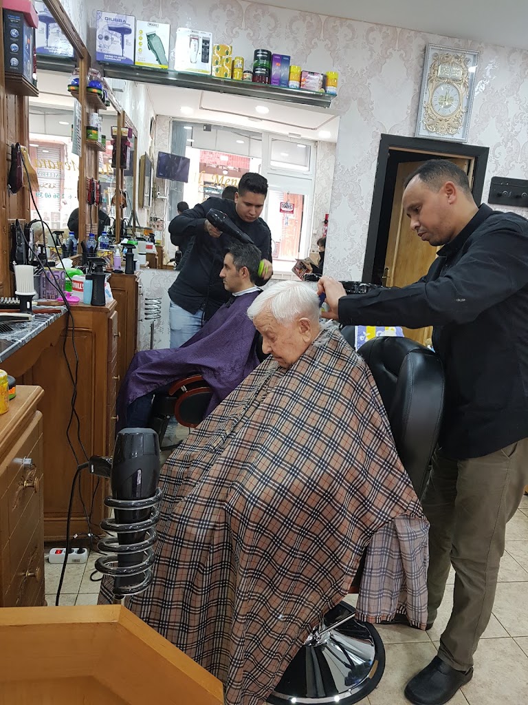 Peluqueria de Caballeros Al-Menara — Peinado