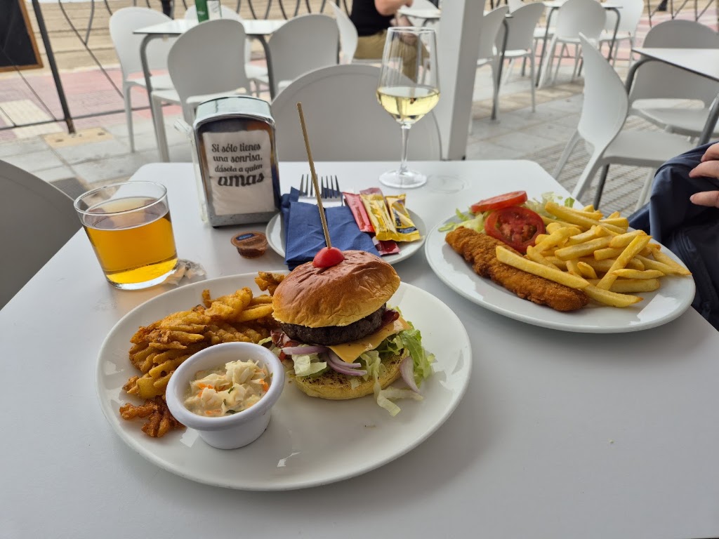 Chiringuito Principado — Comida y bebida