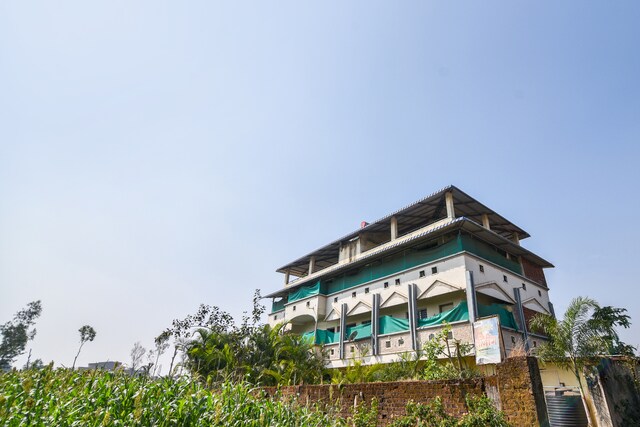 Spot On 70174 Anand Lodging