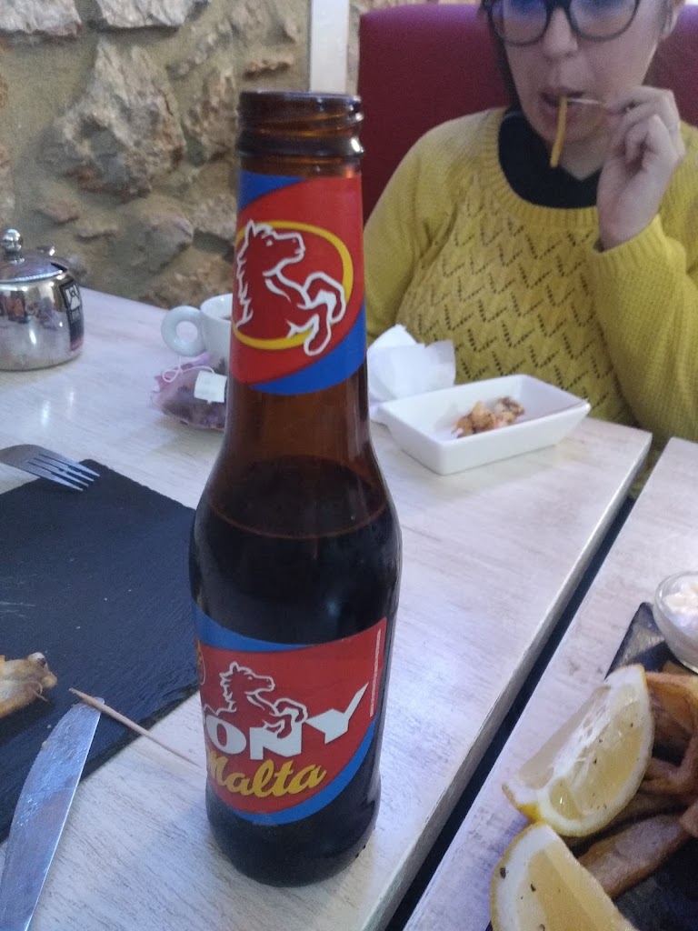 Bar Oh que rico — Comida y bebida