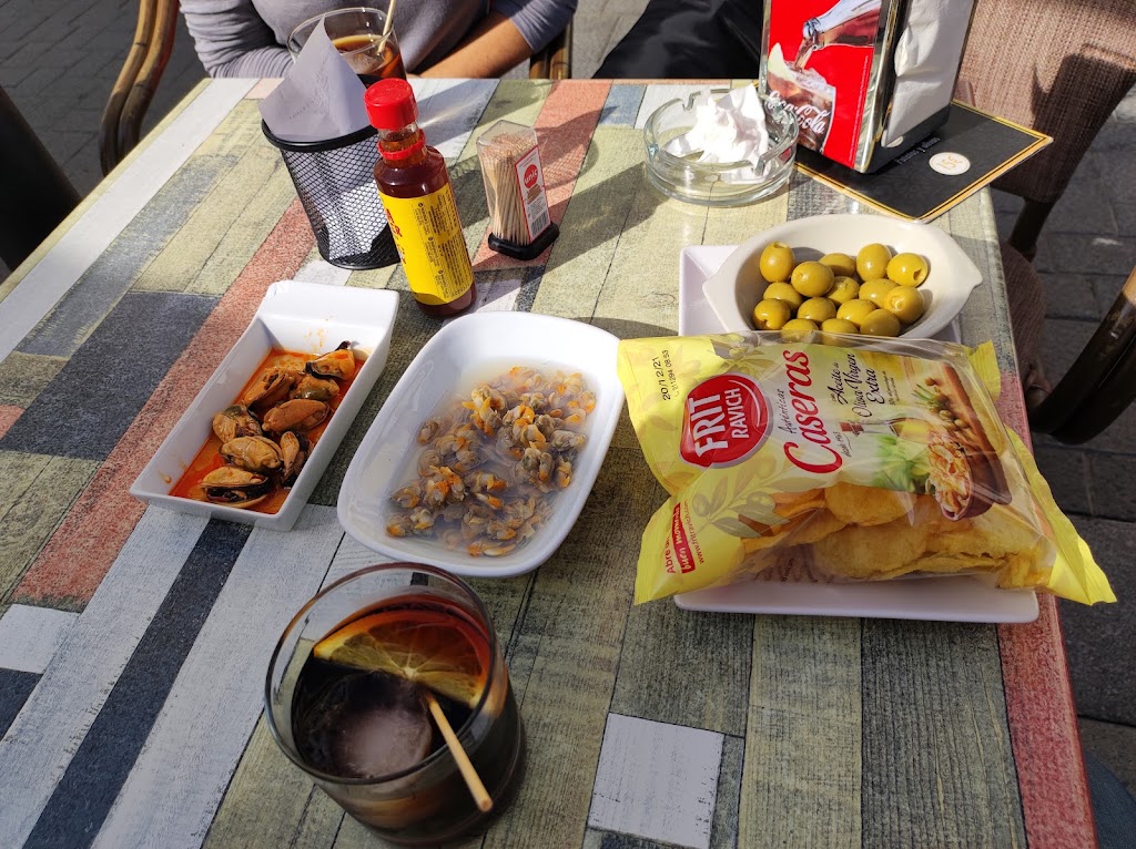 Bar Siddharta — Comida y bebida