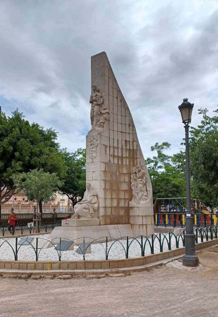 Monumento al Maestro Serrano