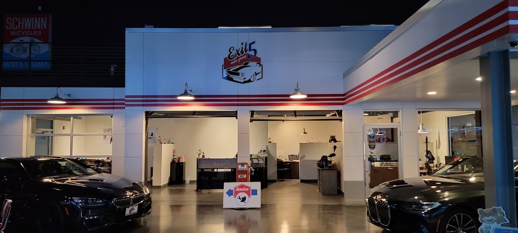 Used car dealer in Latham