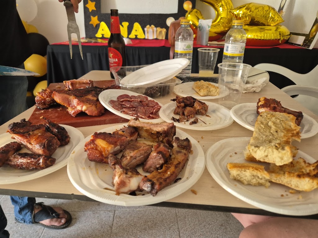 Bar Faris — Comida y bebida