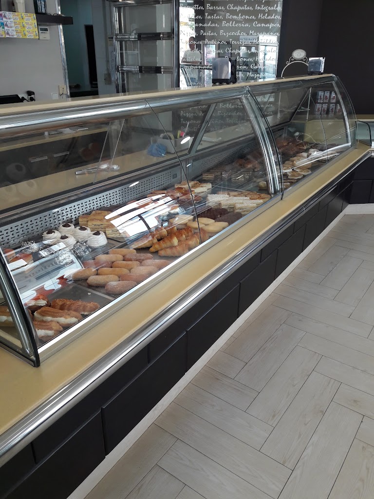 Confiteria Distinguido SL — Pastel