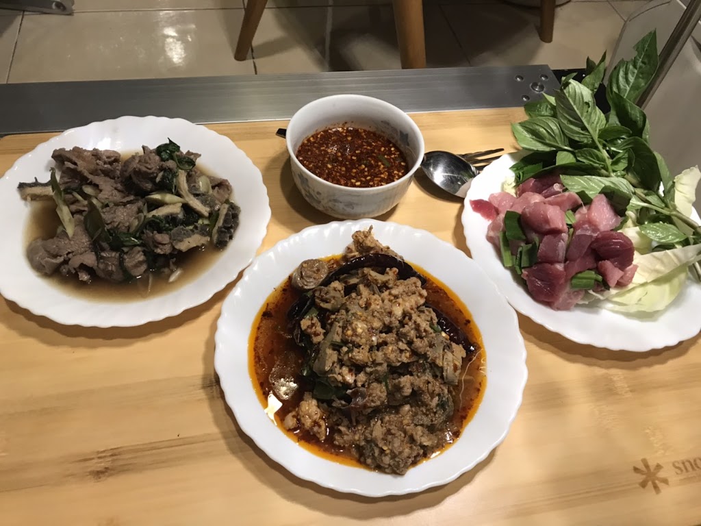 ส้มตำสะใภ้อิสานลาบเป็ดยโสธร의 사진