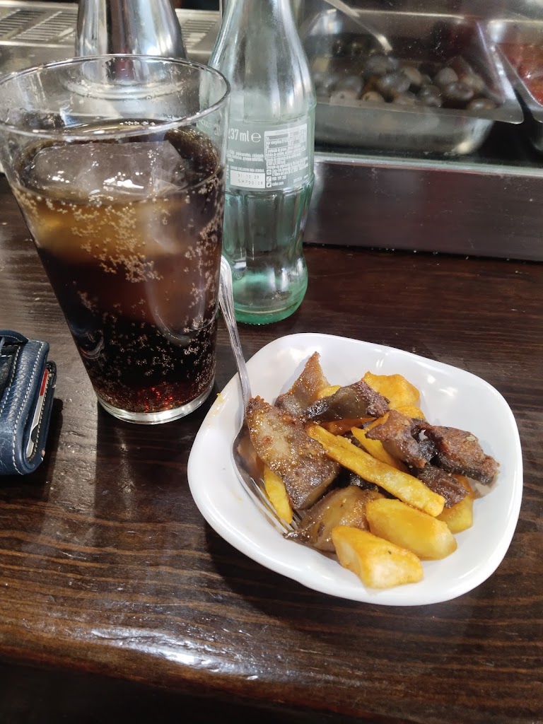 Bar La Fontana — Comida y bebida