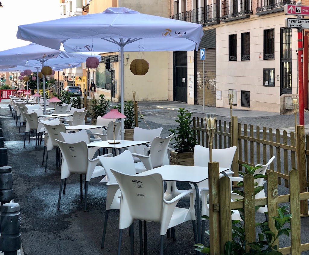 RESTAURANTE LA CASONA — Ambiente