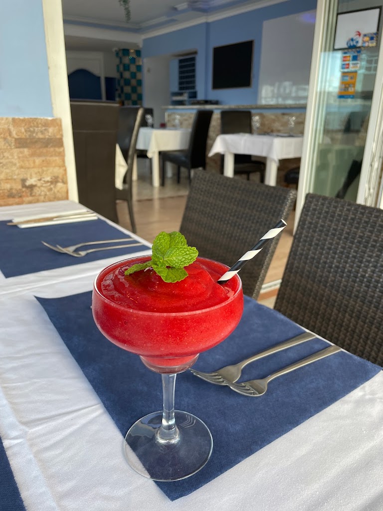 Mar Azul Restaurante Grill — Comida y bebida