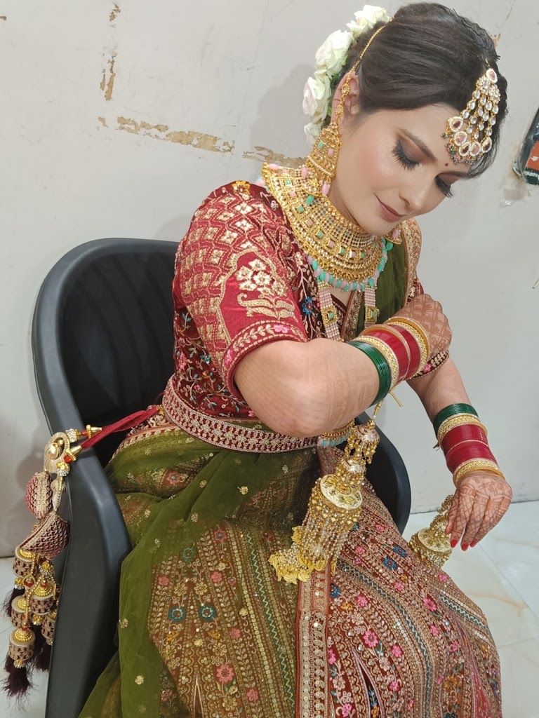 Dulhan Beauty And Makeup Studio