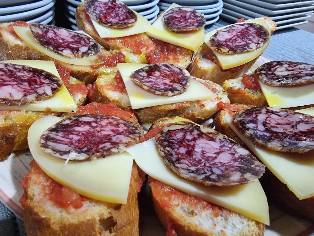 Las Murallas Villa — Comida y bebida