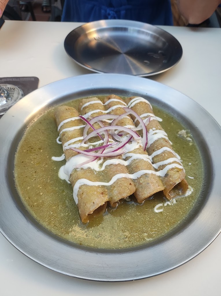 Bar/Restaurante Los Agaves — Comida y bebida