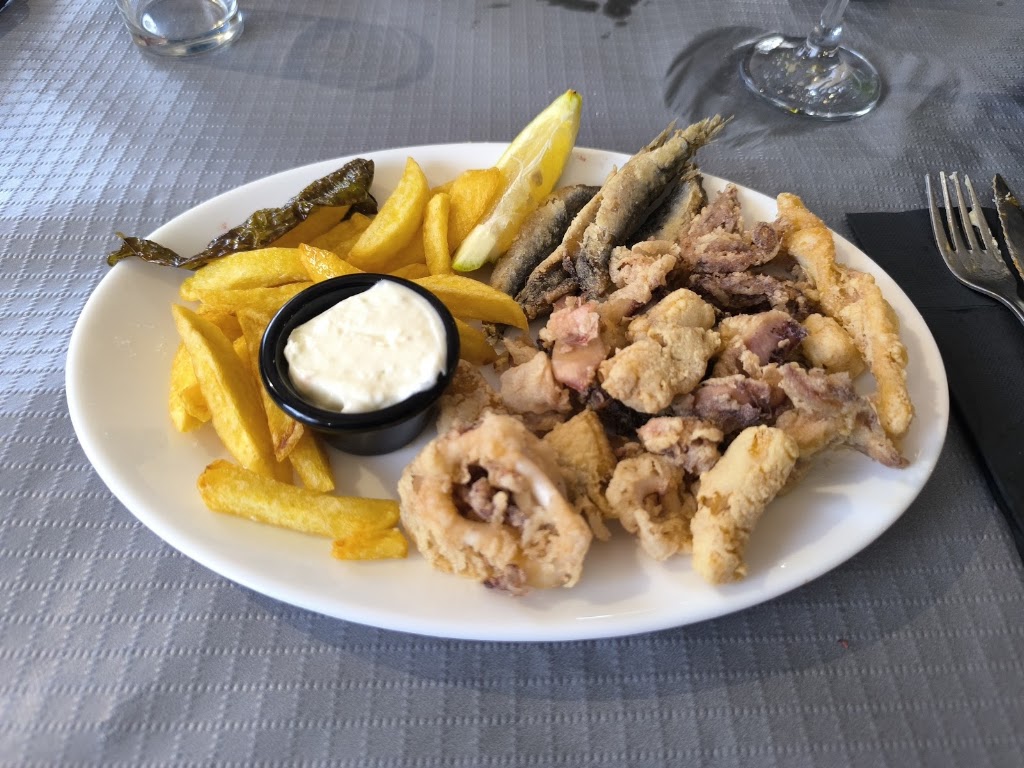 Cafe Bar Restaurante Franelia — Comida y bebida