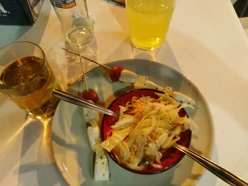 Hamburgueseria Mana — Comida y bebida