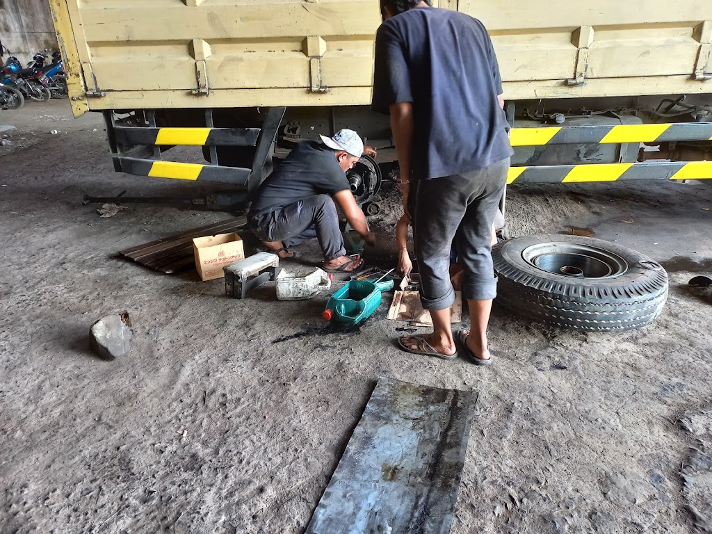Bengkel Mobil UD. Sumber Hidup
