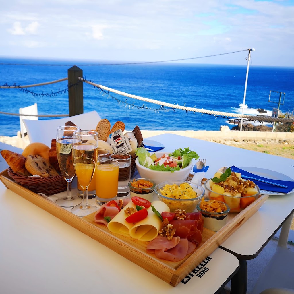 Bollullo Beach — Comida y bebida