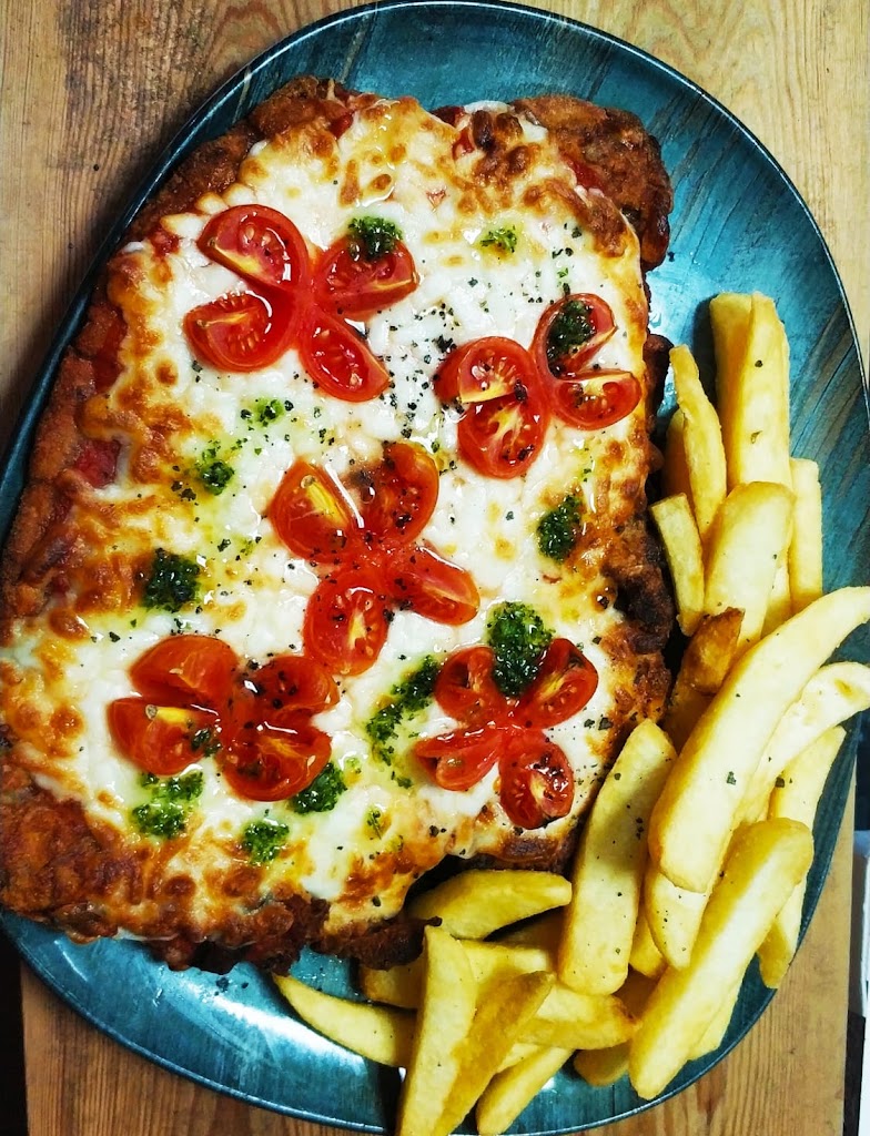 Restaurante El Boliche — Comida y bebida
