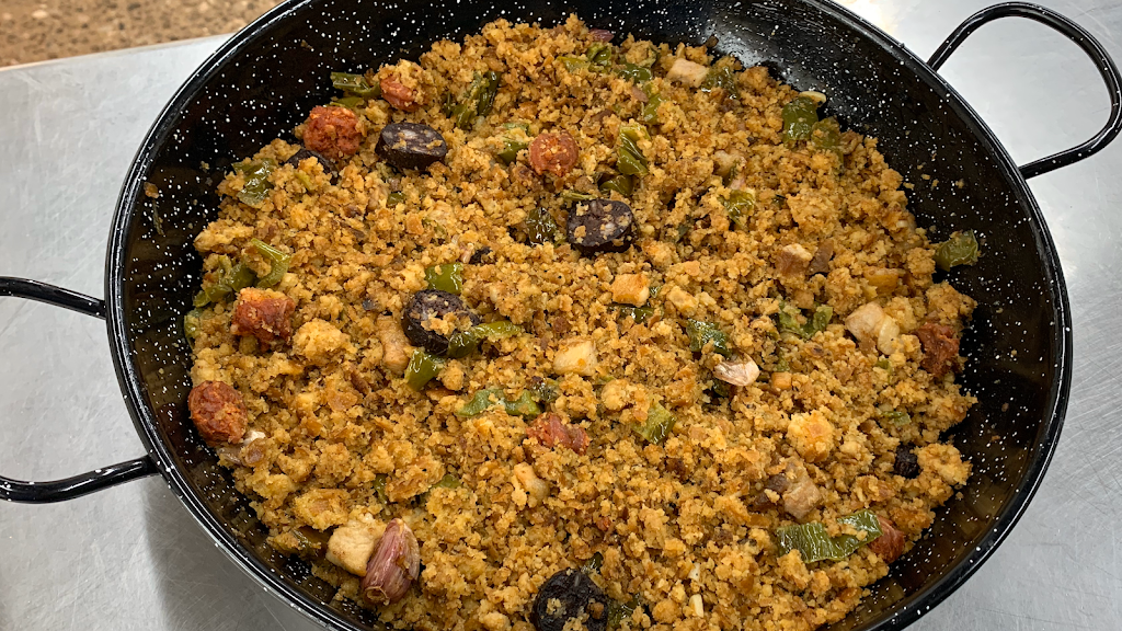 Casa Mateo Rostisseria — Comida y bebida