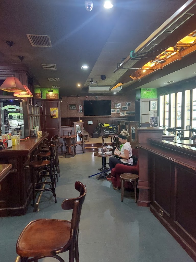 The White Clover - Irish Bar