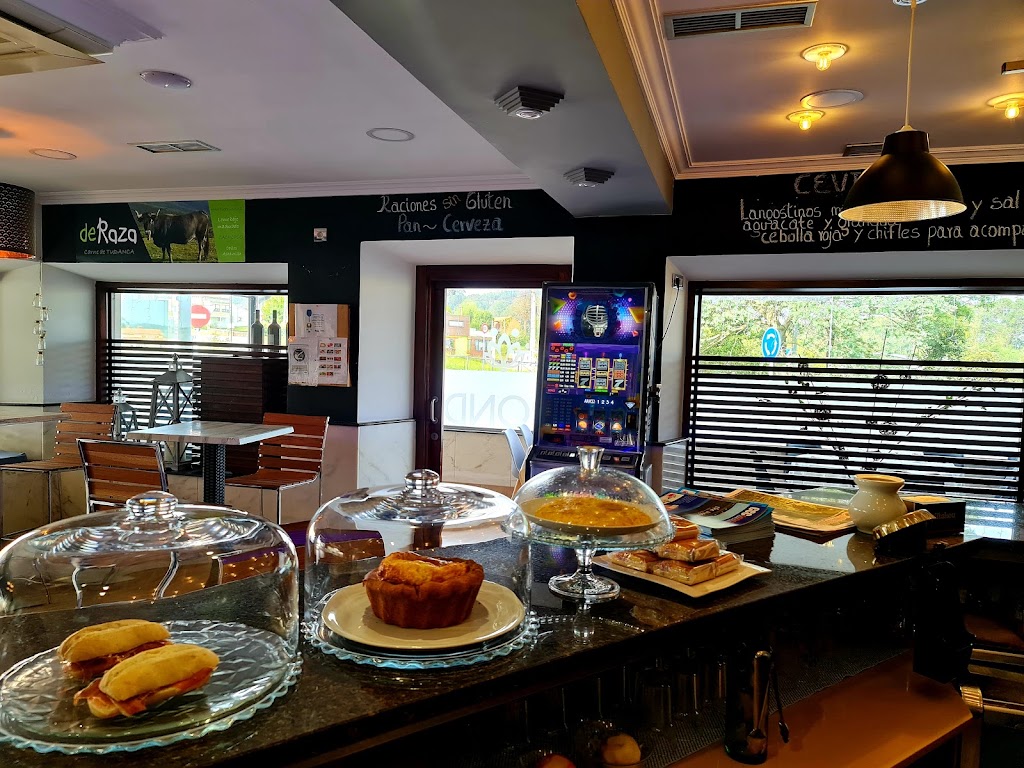 RestoBar La Ronda — Ambiente