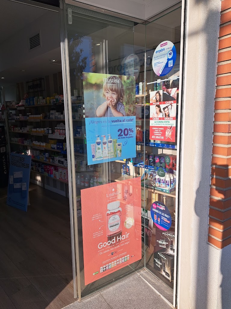 Farmacia La Doctora 15, Ldo. Jorge Sanchez Gonzalez — Del propietario