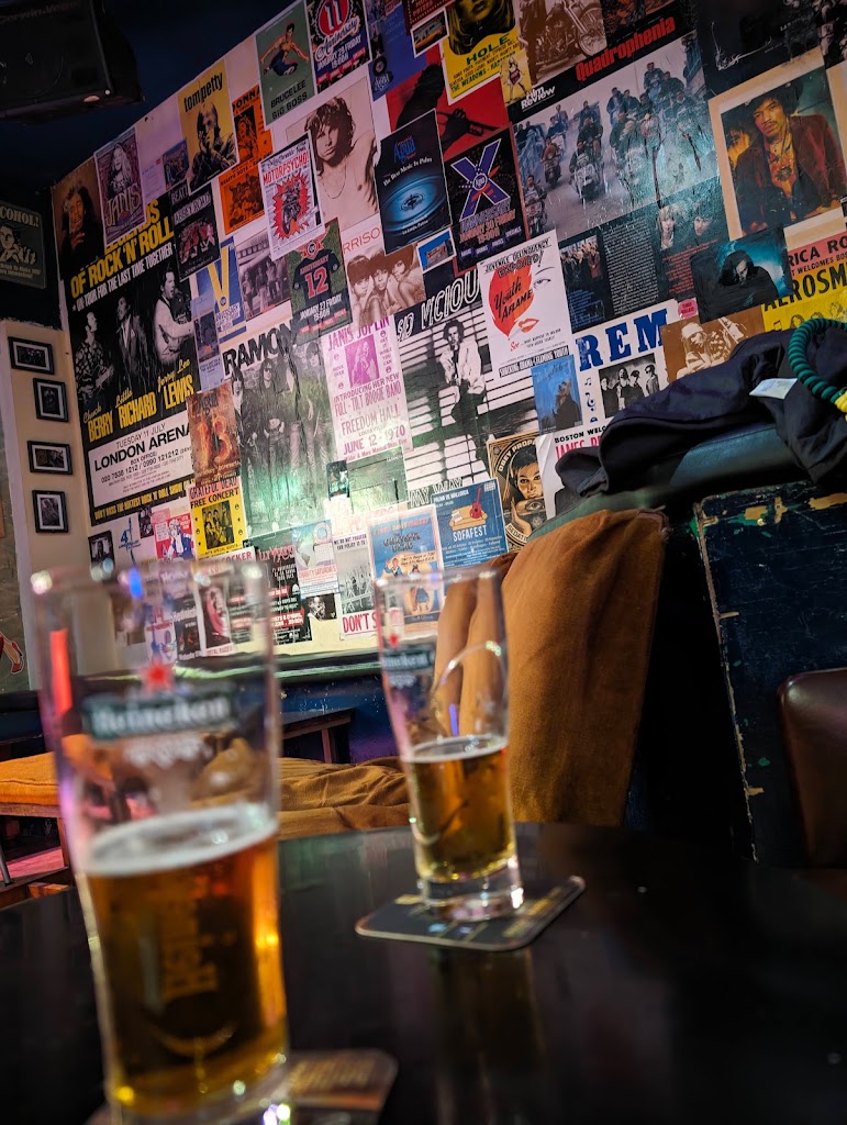 Agua Bar — Comida y bebida