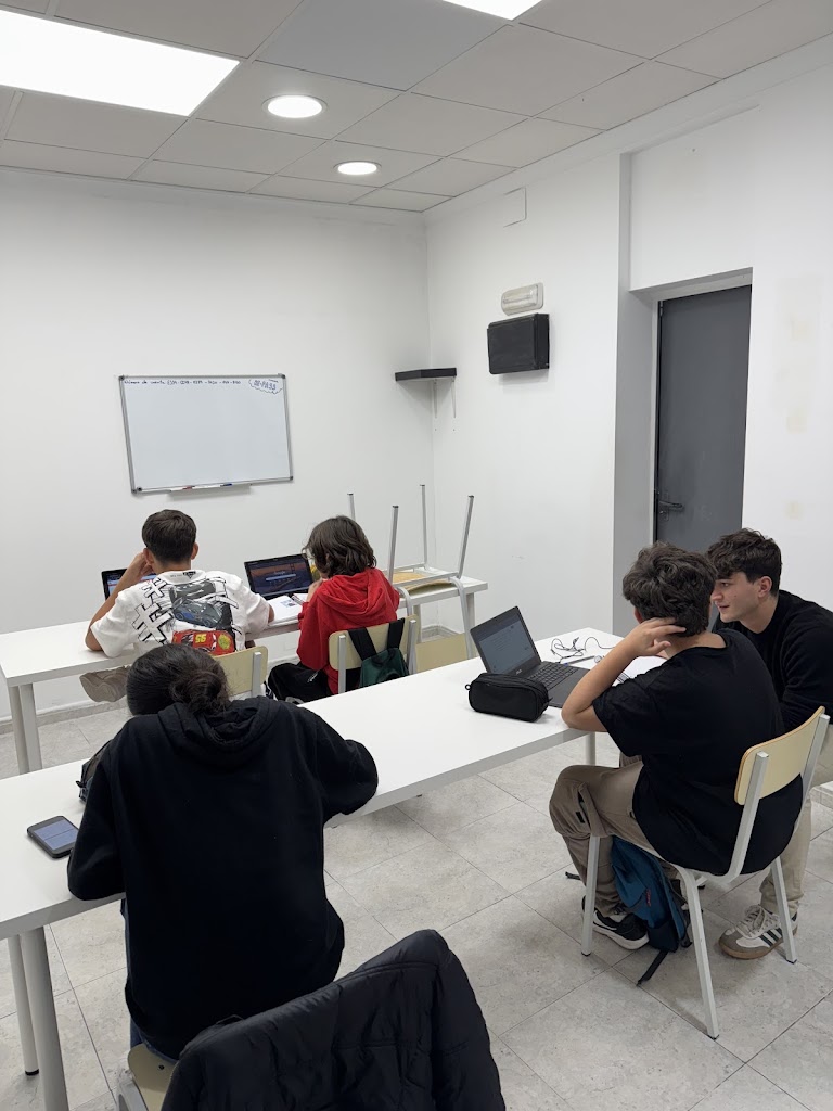 Academia Re-Pass - Academia de repaso — Del propietario
