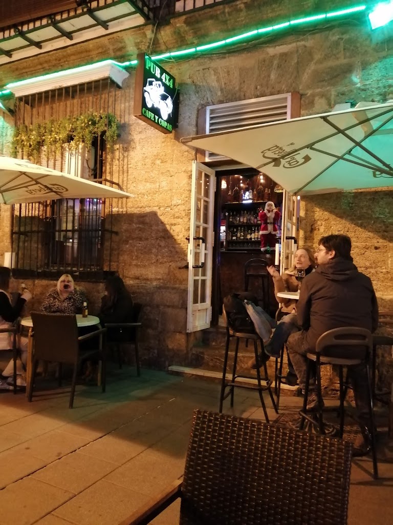 Pub 4X4 — Ambiente