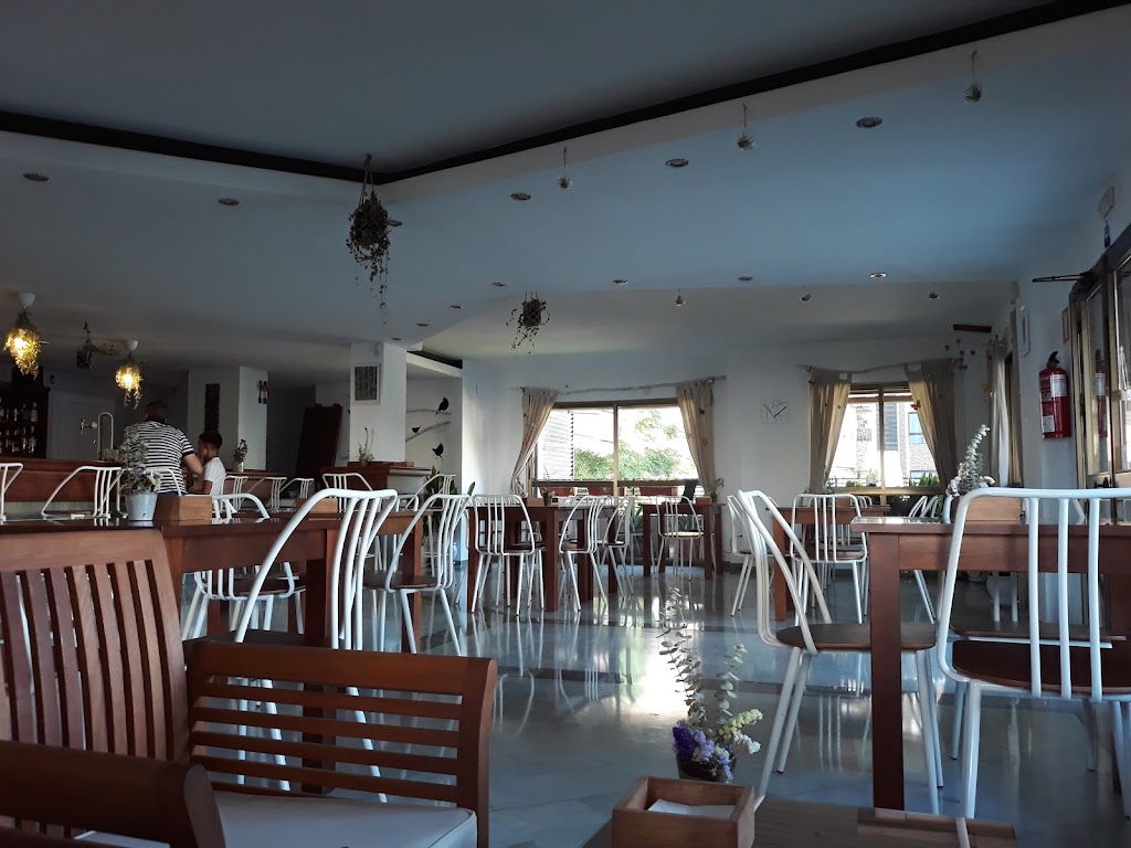 Cafeteria Creperia El Jardin — Ambiente
