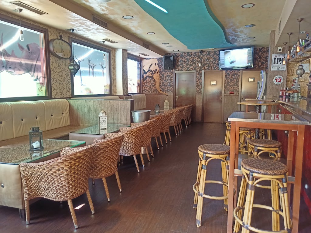 La Sabana Cafe — Ambiente