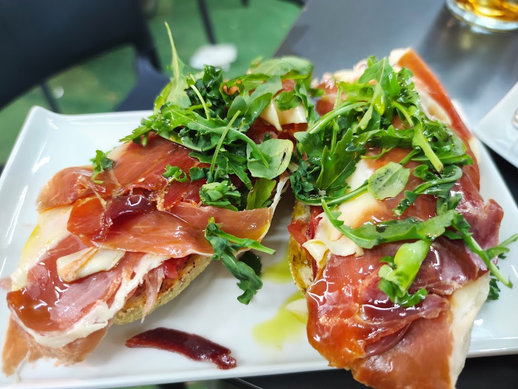 Cafeteria La Maitena — Comida y bebida