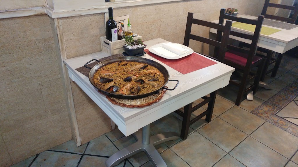 Restaurante Tast — Comida y bebida