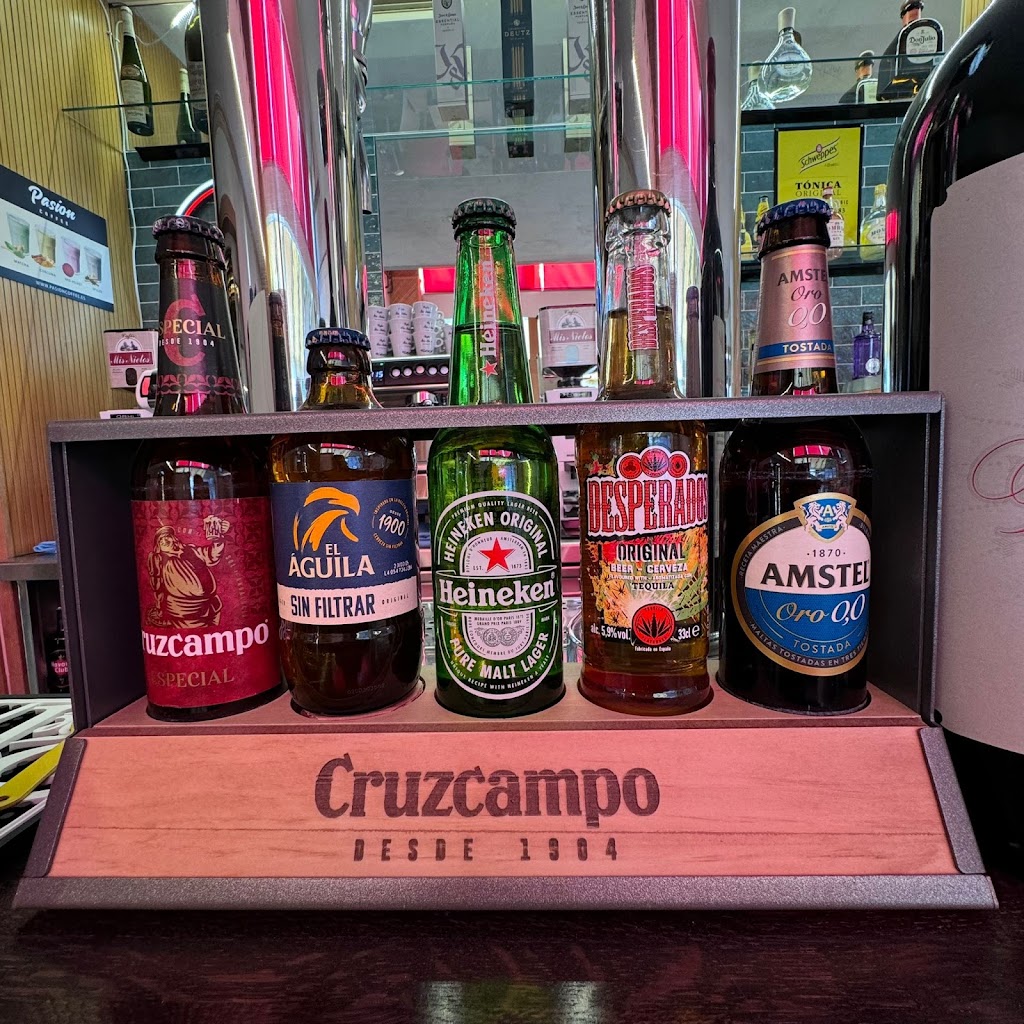 La Vina (Cafeteria-Restaurante) — Comida y bebida