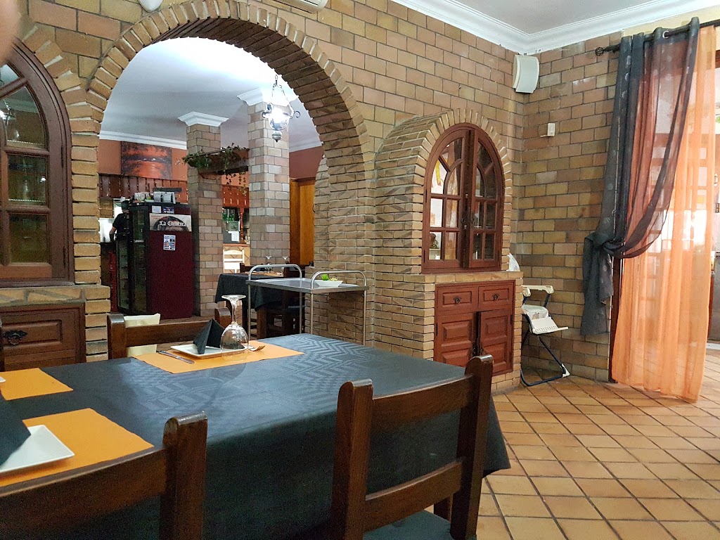 La Chimenea, Restaurante Y Pizzeria — Ambiente