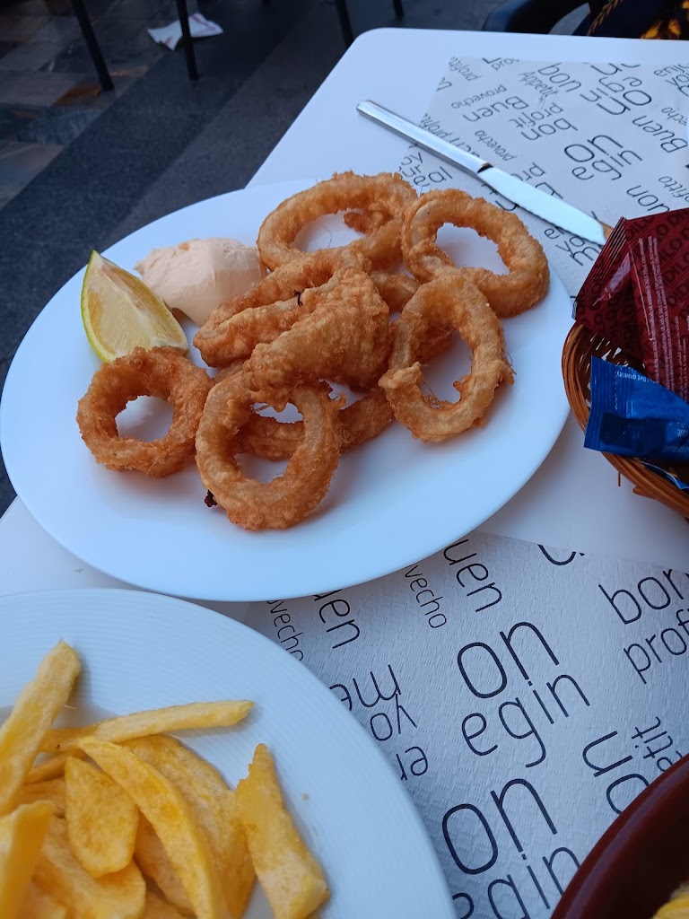 Bar-Cafeteria Fortuna — Comida y bebida