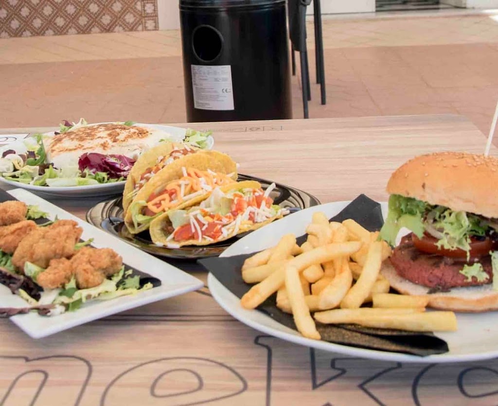 Kims Restaurante — Comida y bebida