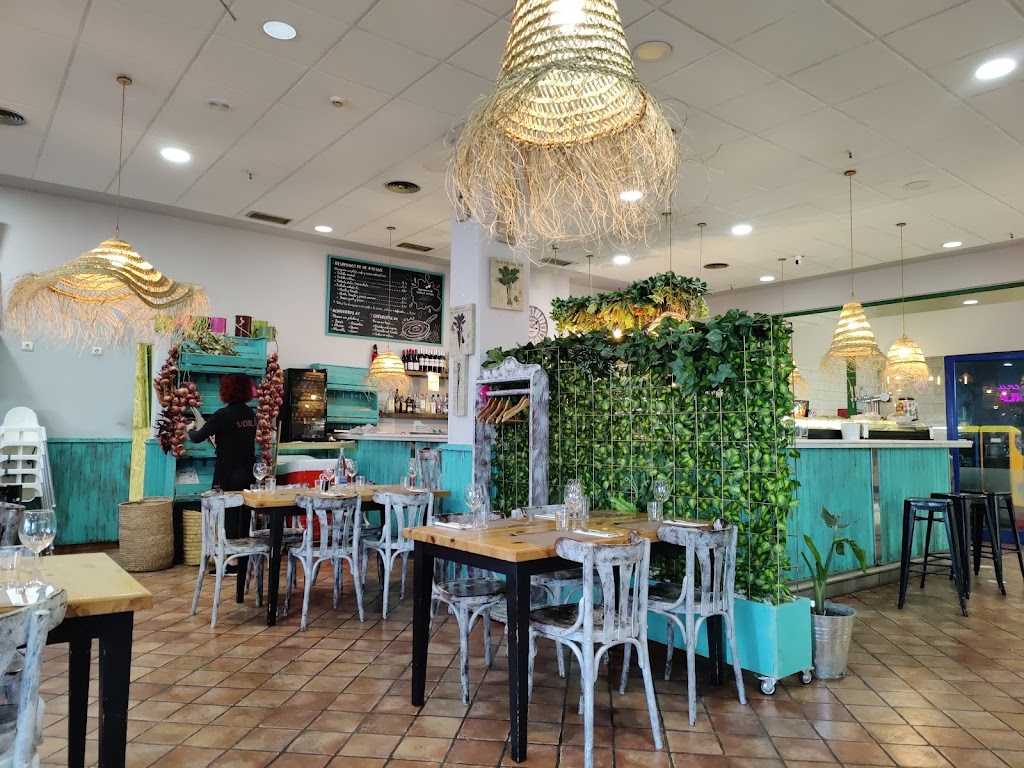 VOILA Cafeteria&Restautante — Ambiente