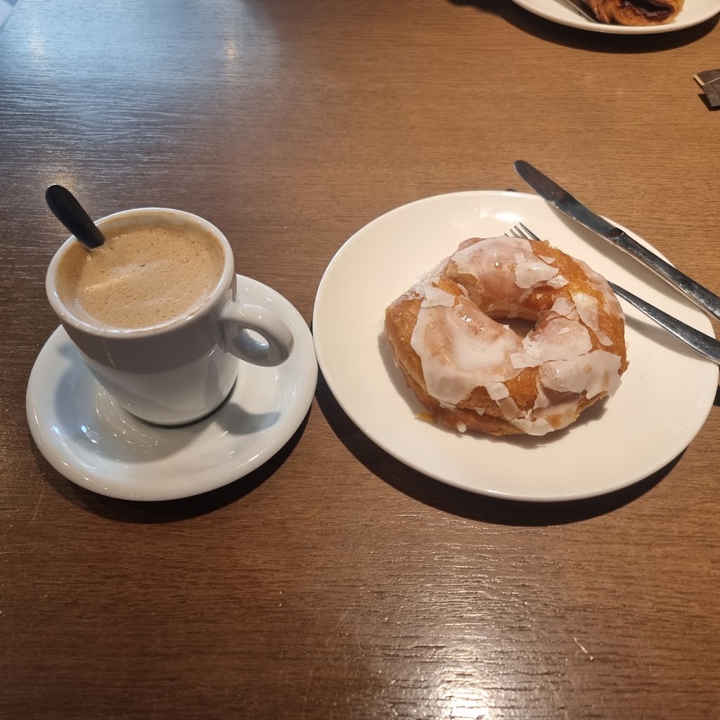 Cafeteria Gran Via 50 — Comida y bebida