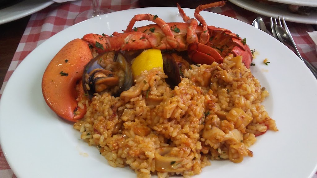 Restaurant "MESON LAS 4 ESQUINAS" — Paella