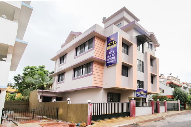 Oyo 43615 Hotel Sunshine