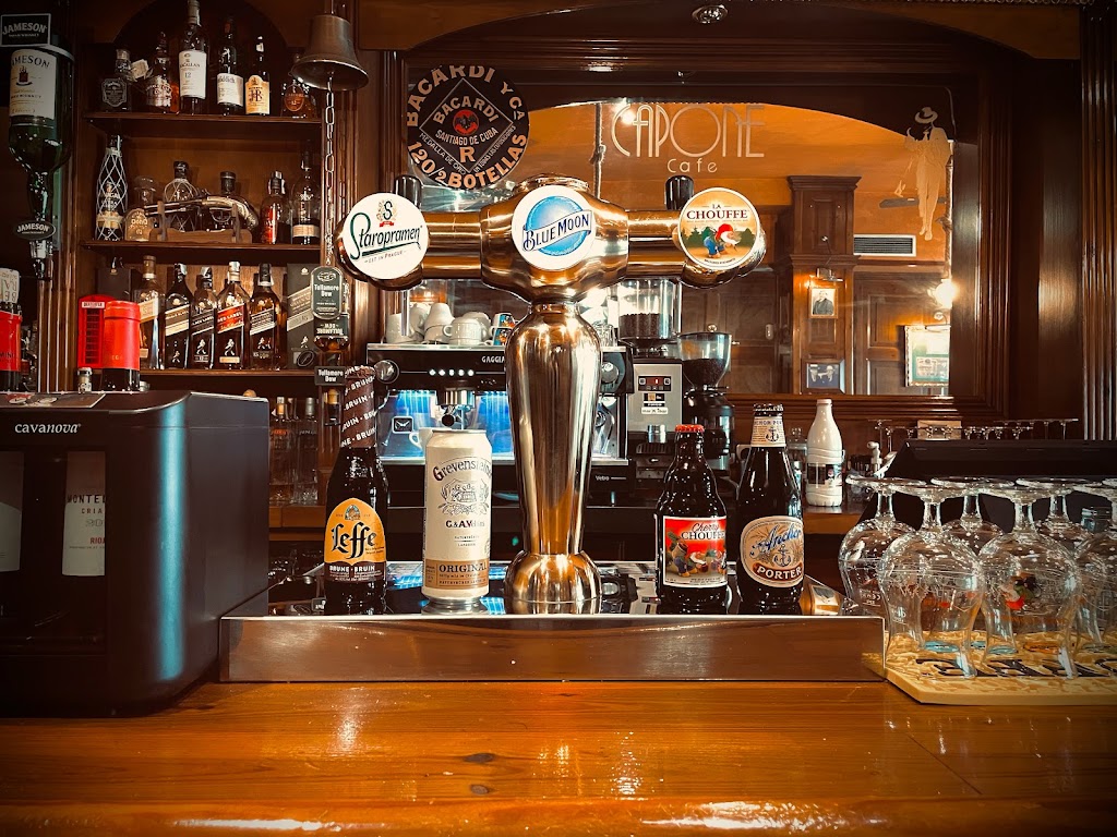 Capone cocktail-bar — Del propietario