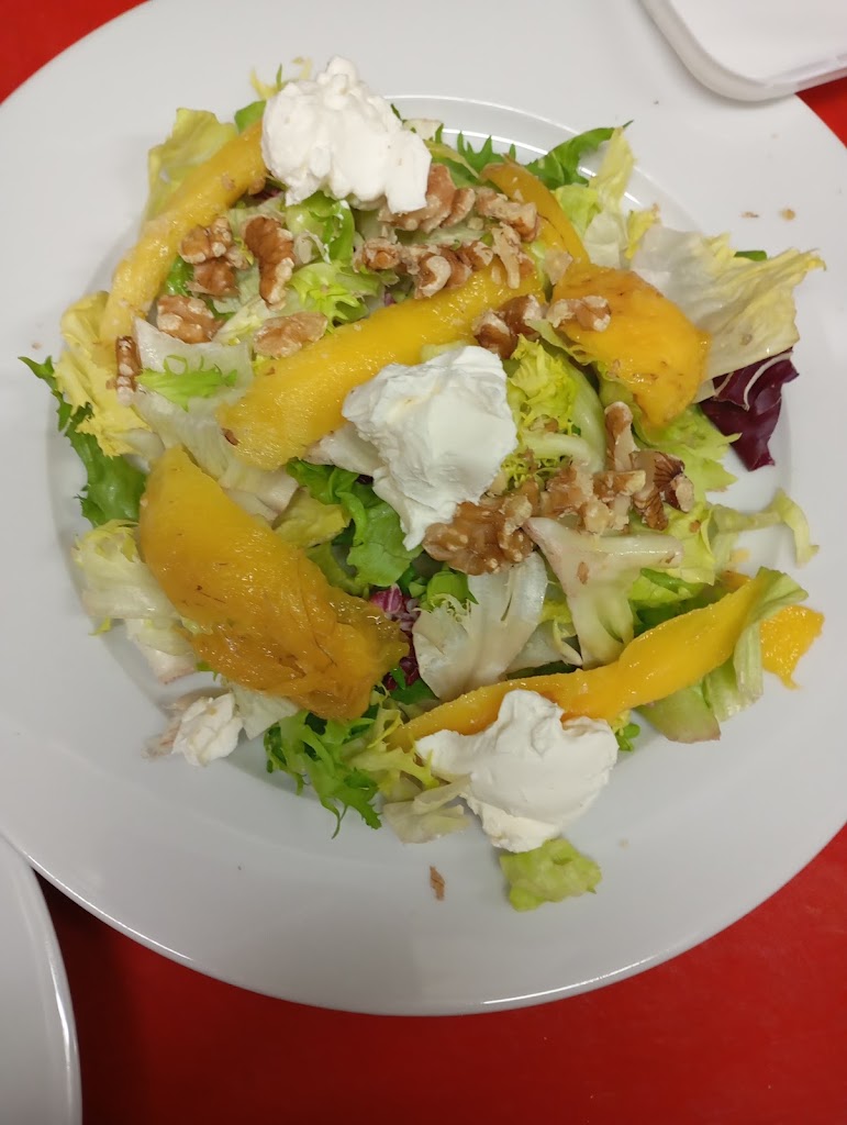 Bar cafeteria El REAL — Comida y bebida