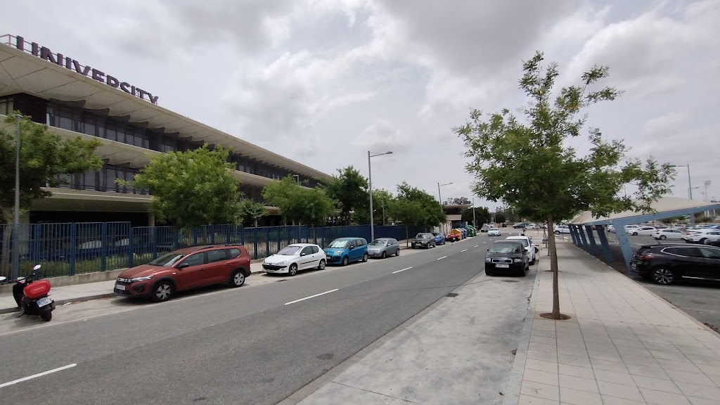 Parking Universidad Loyola (Campus Sevilla) — Estacionamiento